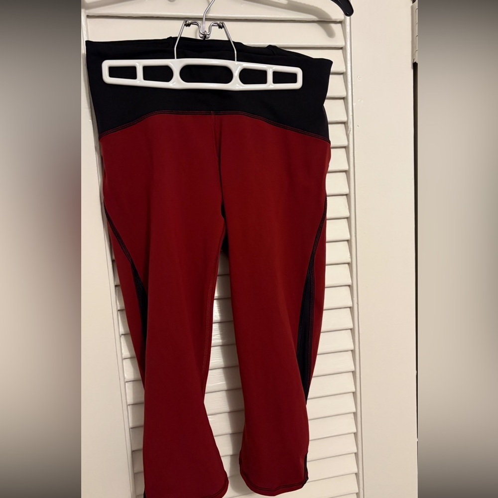 lululemon train time 17 inch EUC